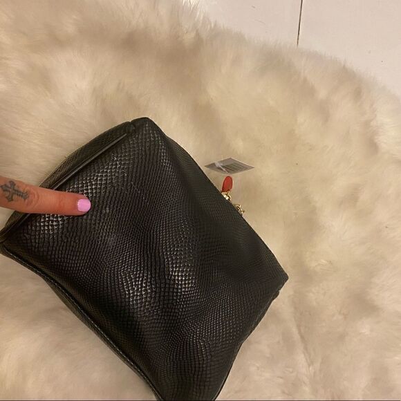 Heart Cosmetic Case BNWT #12 - Picture 4 of 8